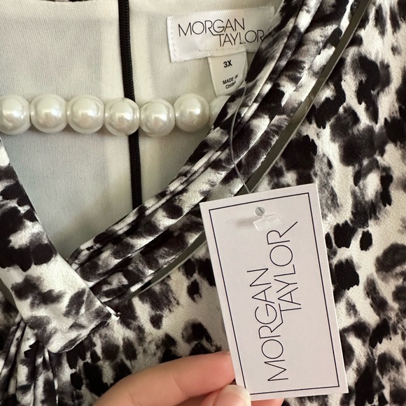 NWT| Animal Prints Sleeveless Midi Dress - Picture 8 of 9